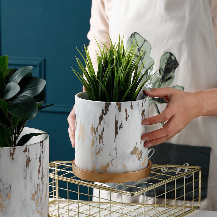 Ceramic flower pot